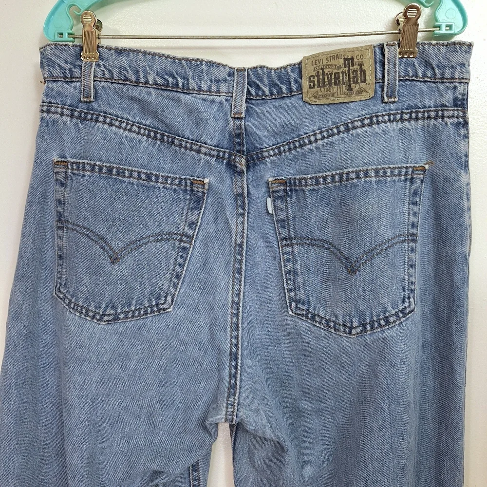 Vintage 90's Levis Silvertab Mens Denim Jeans Loose Baggy Pleated Lightwash Blue